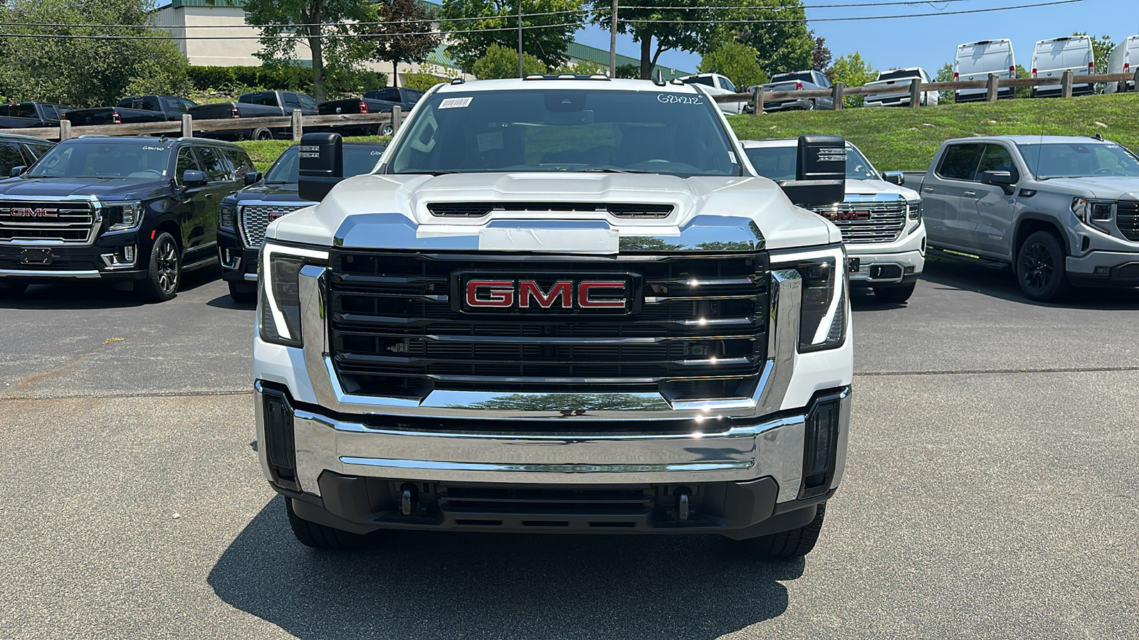 2024 GMC Sierra 2500HD Pro 3