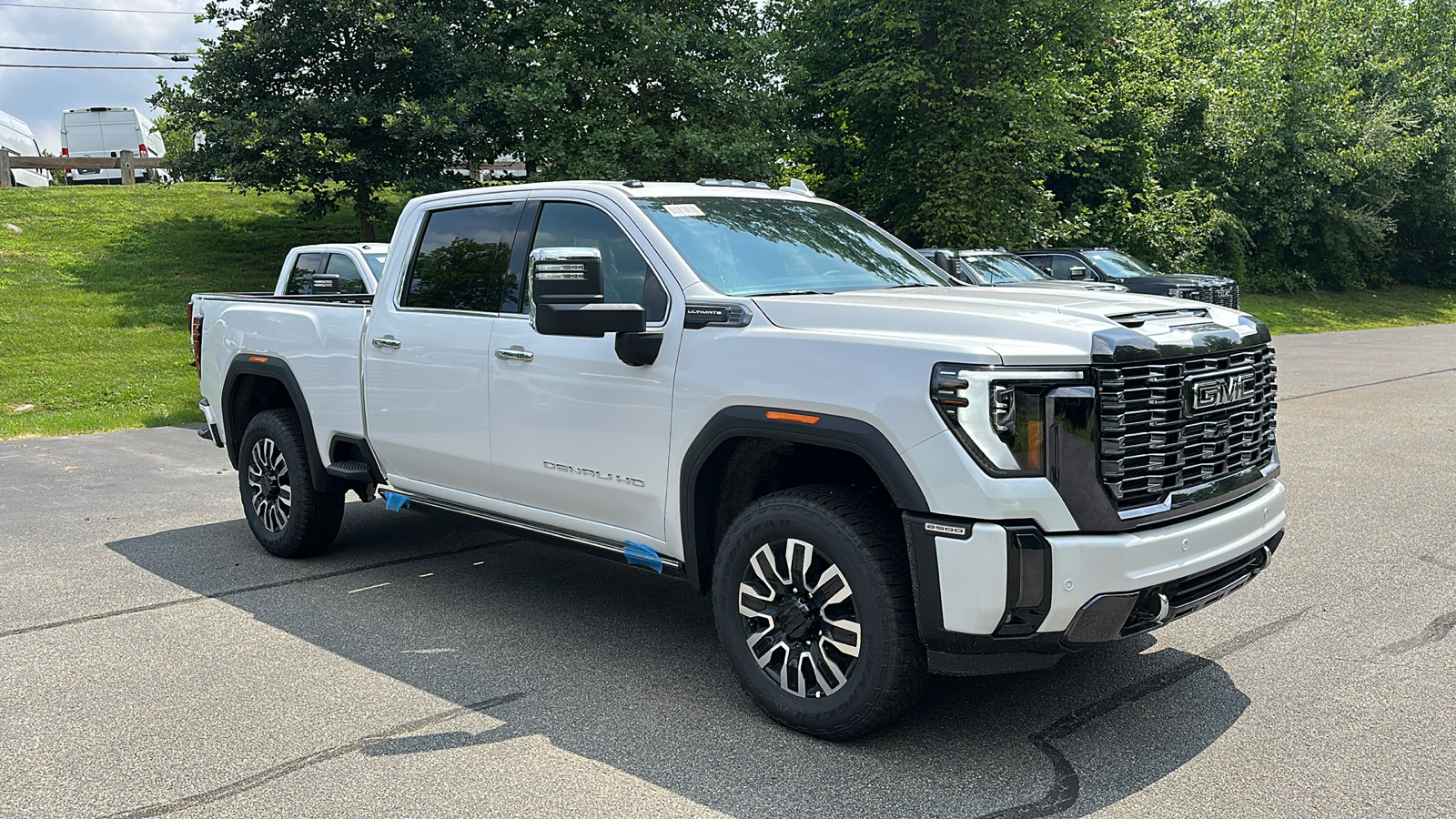 2024 GMC Sierra 2500HD Denali Ultimate 2