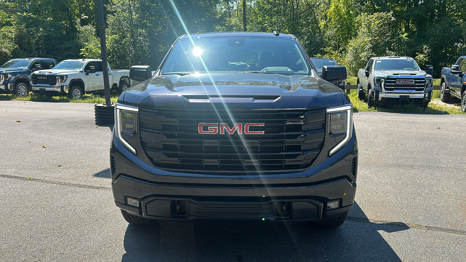 2024 GMC Sierra 1500 Elevation 3