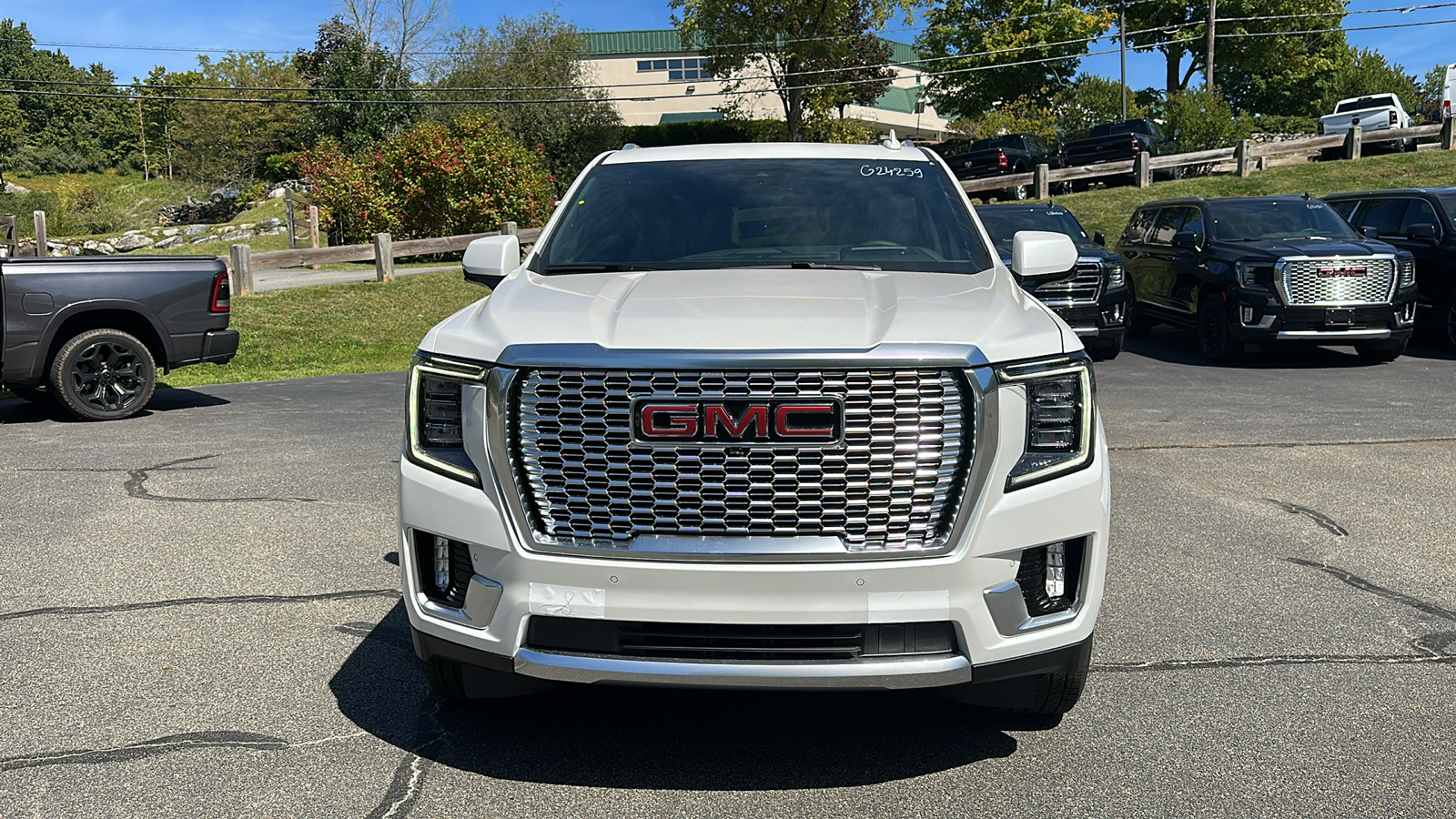 2024 GMC Yukon Denali 3