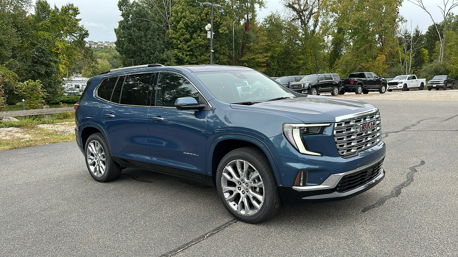 2024 GMC Acadia AWD Denali 2