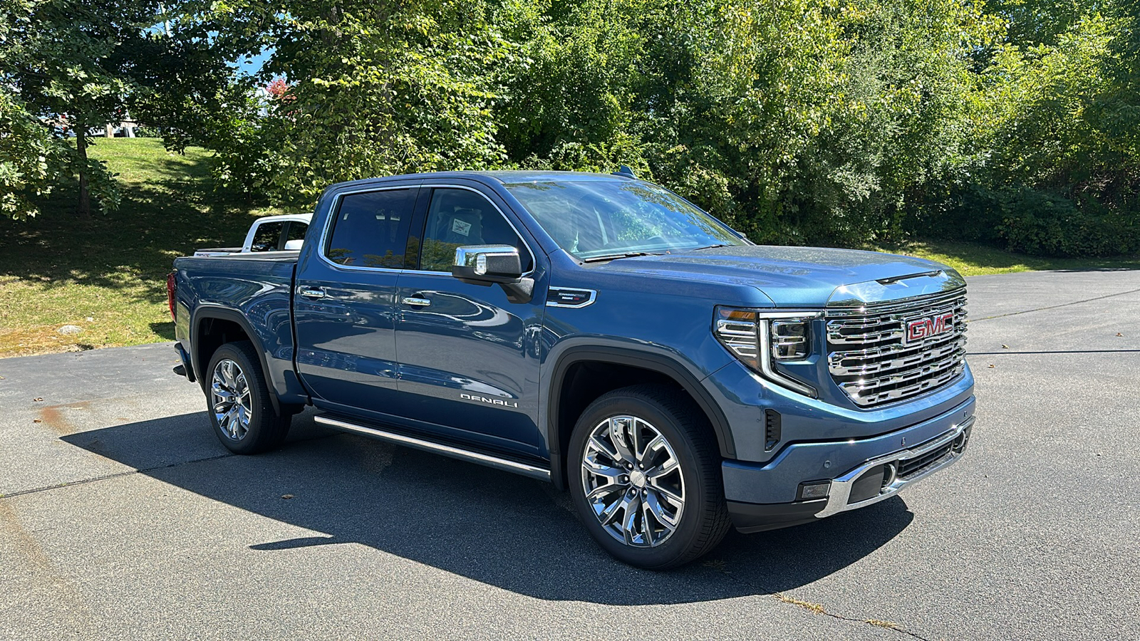 2025 GMC Sierra 1500 Denali 2