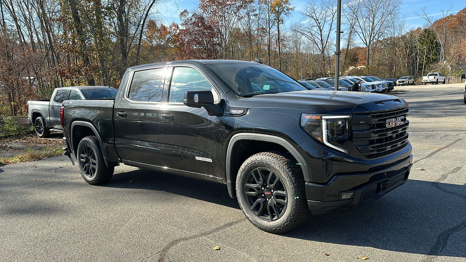 2025 GMC Sierra 1500 Elevation 2