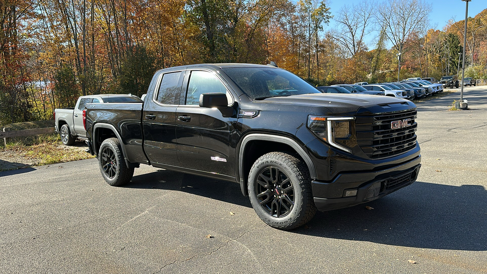 2025 GMC Sierra 1500 Elevation 2