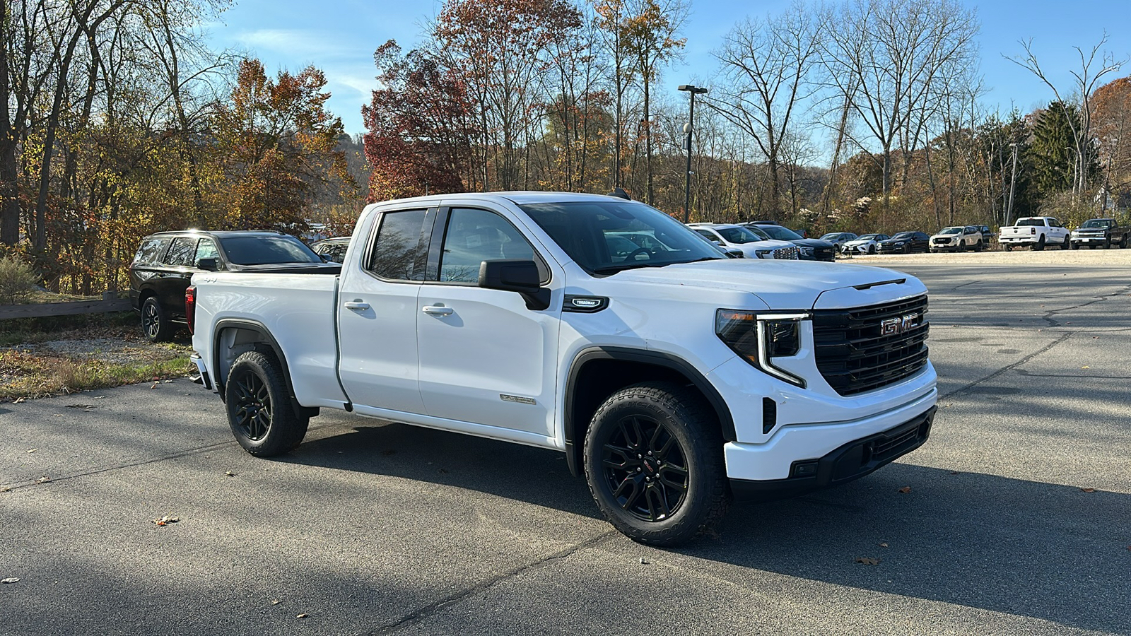 2025 GMC Sierra 1500 Elevation 2