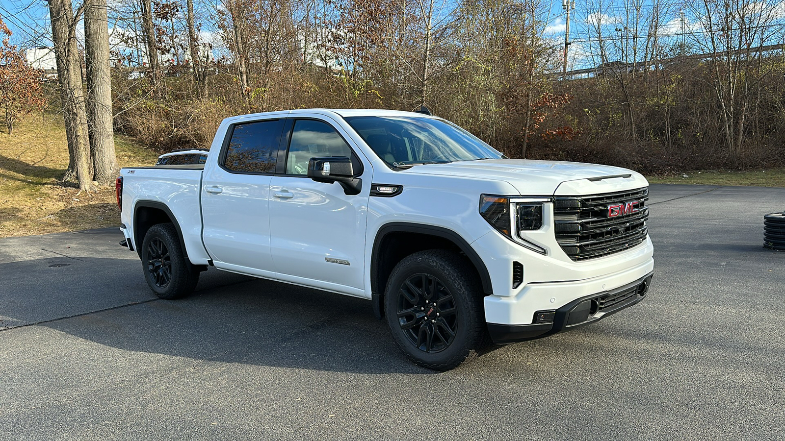 2025 GMC Sierra 1500 Elevation 2