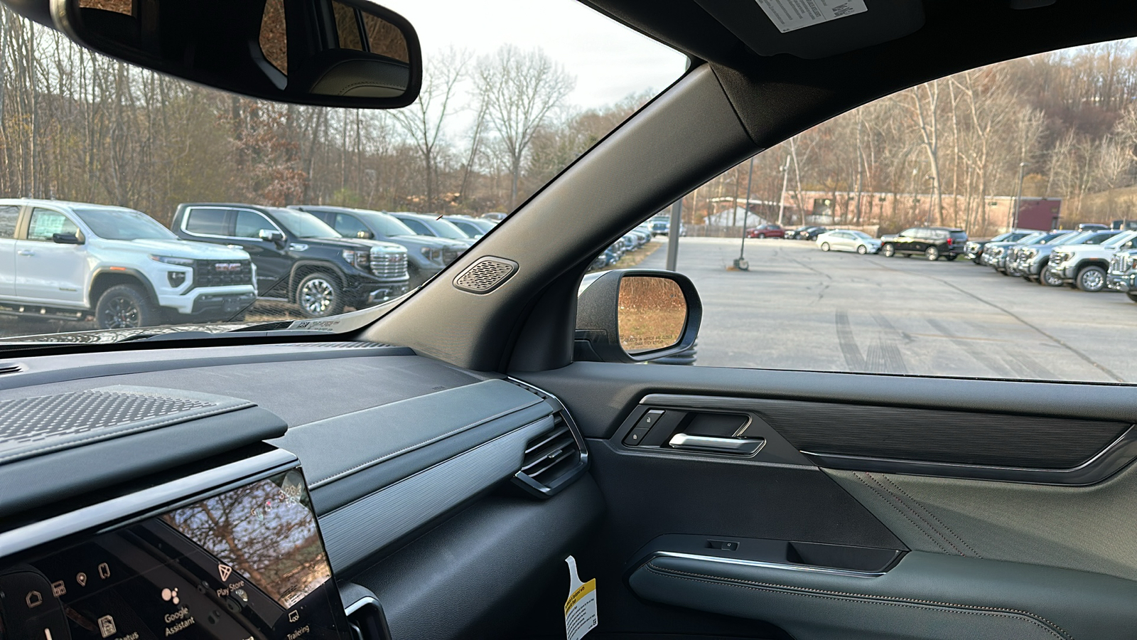 2025 GMC Acadia AWD AT4 18