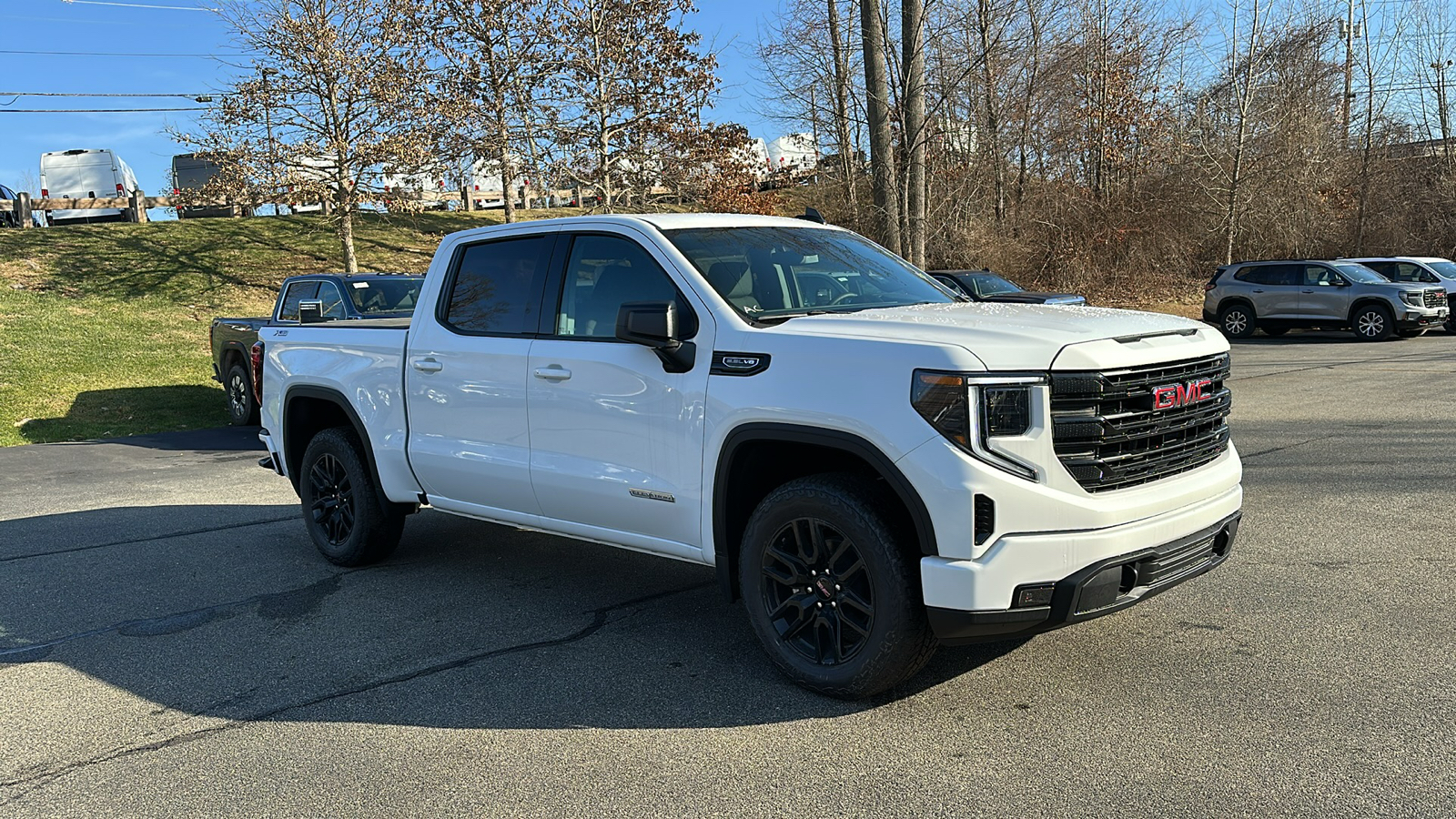 2025 GMC Sierra 1500 Elevation 2