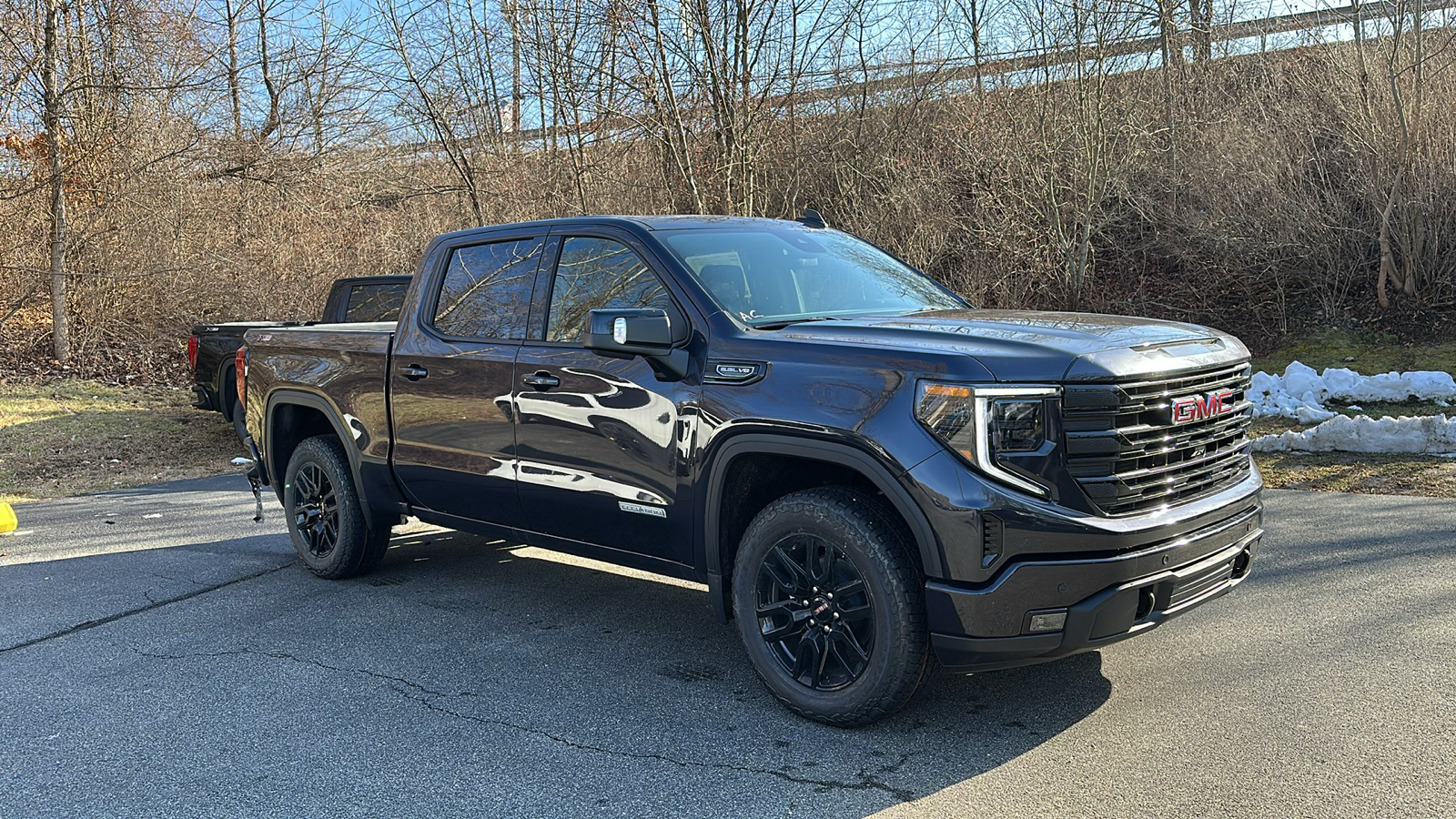 2025 GMC Sierra 1500 Elevation 2