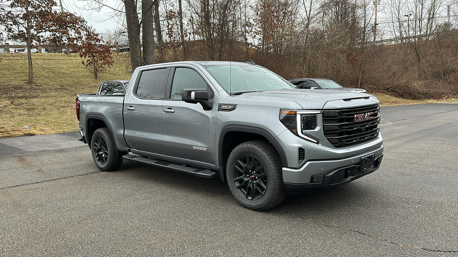 2025 GMC Sierra 1500 Elevation 2