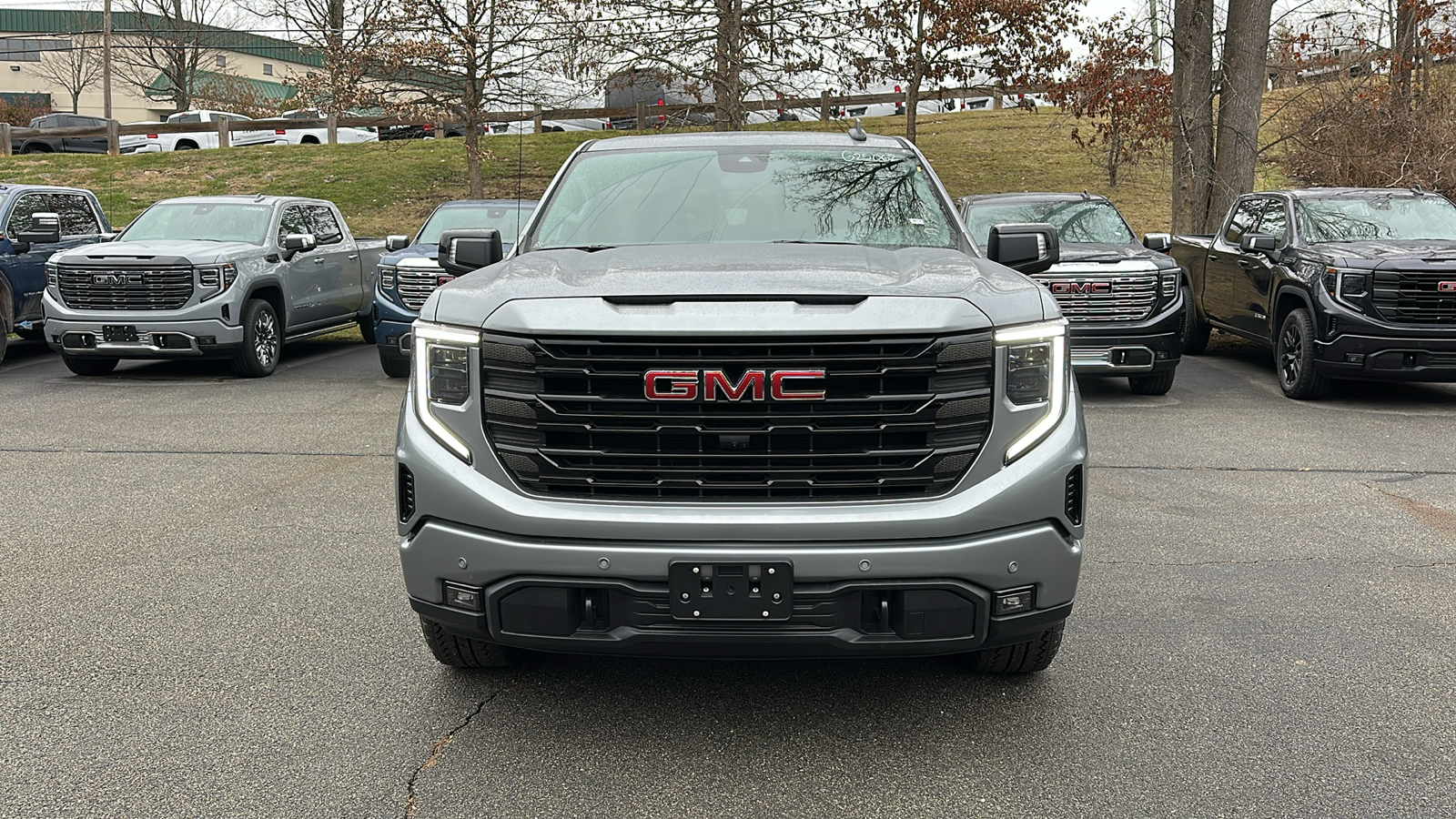 2025 GMC Sierra 1500 Elevation 3