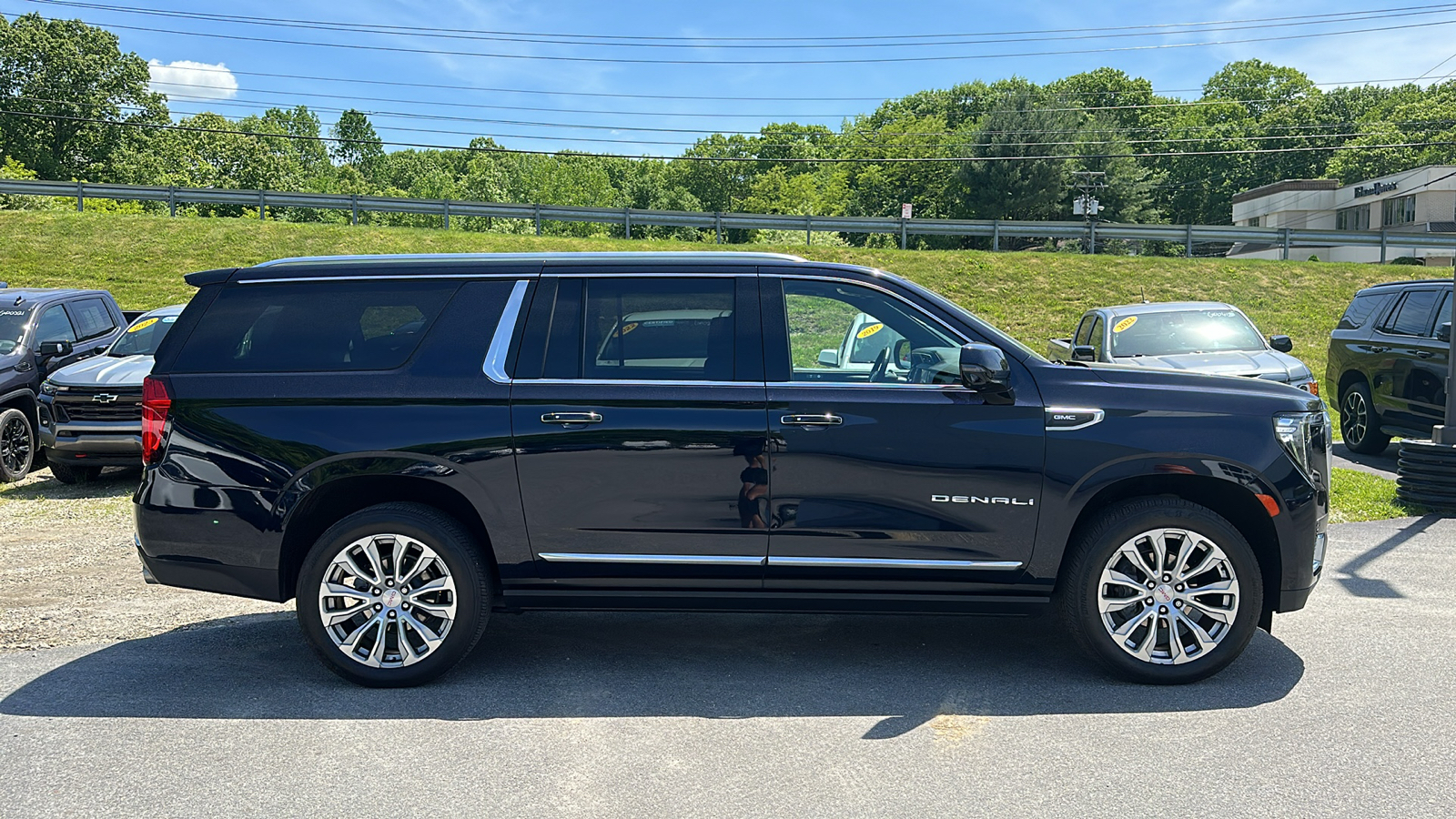 2022 GMC YUKON XL DENALI 4