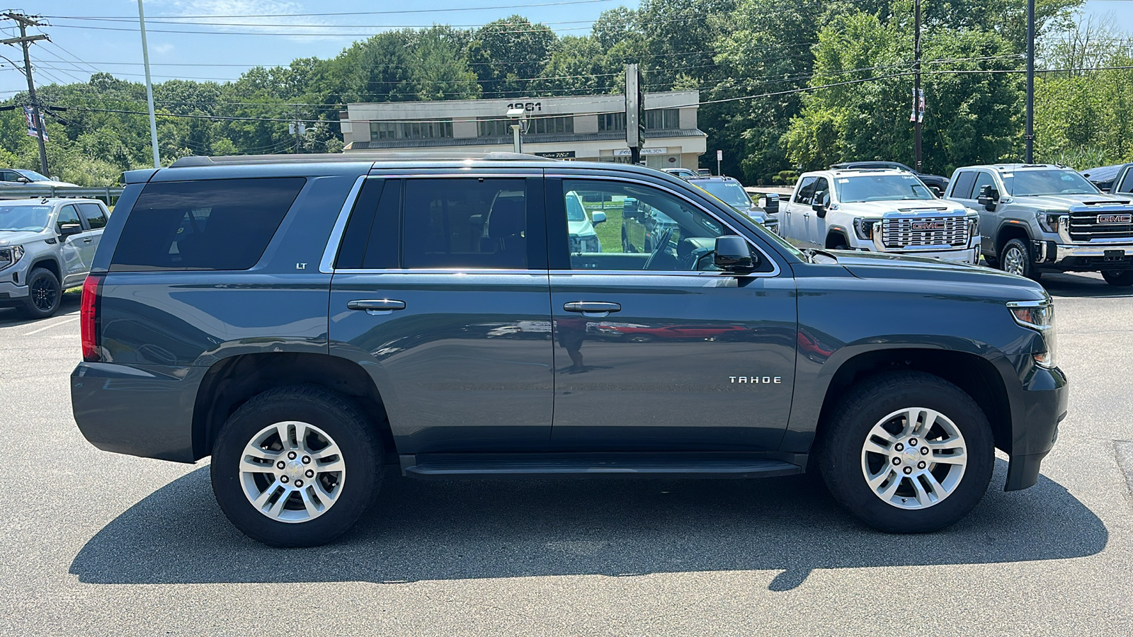 2019 CHEVROLET TAHOE LT 4