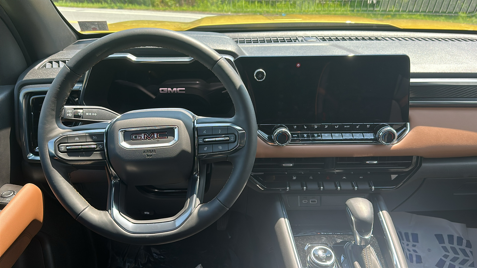 2023 GMC CANYON 4WD AT4 28