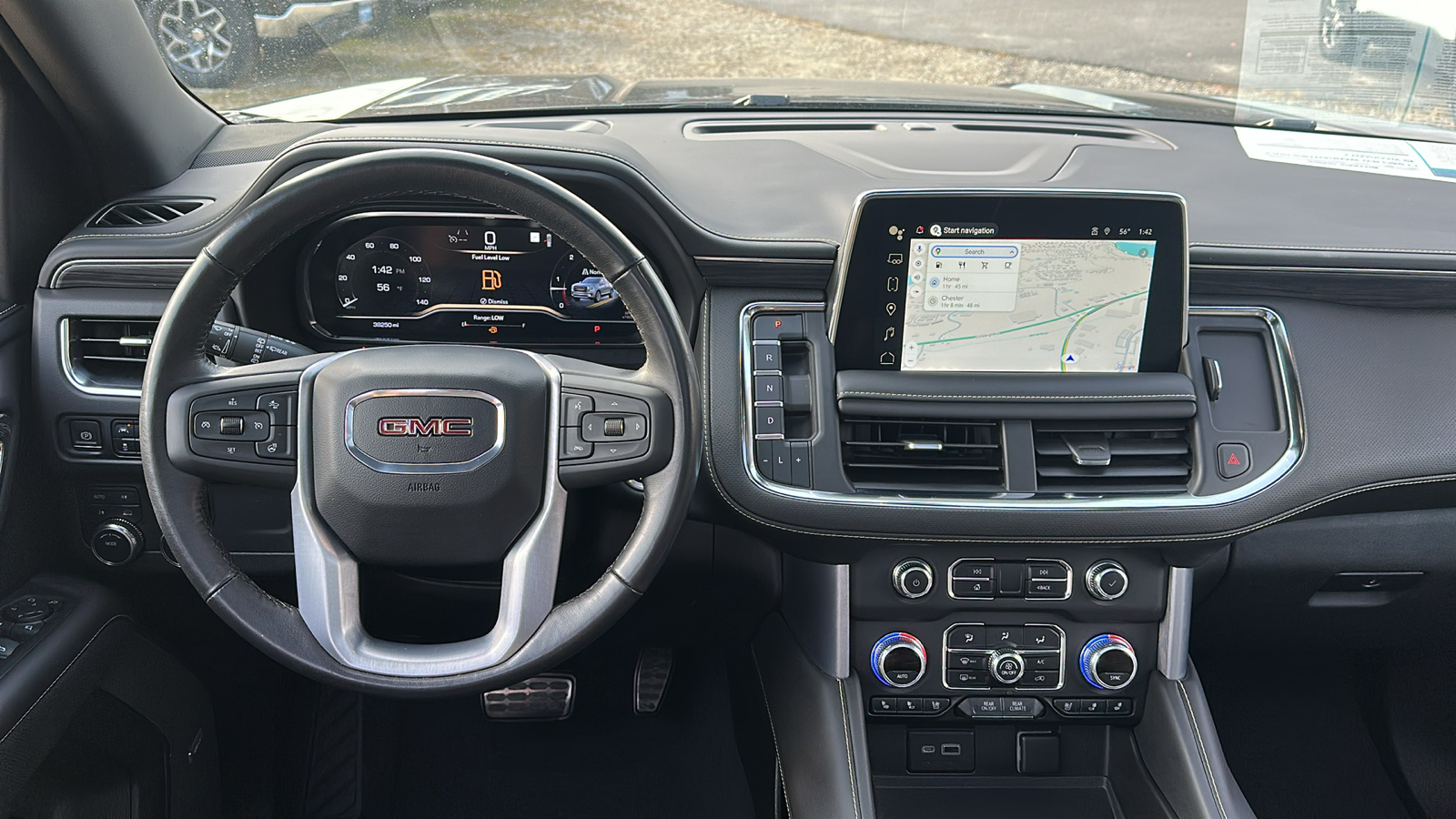 2022 GMC YUKON SLT 29