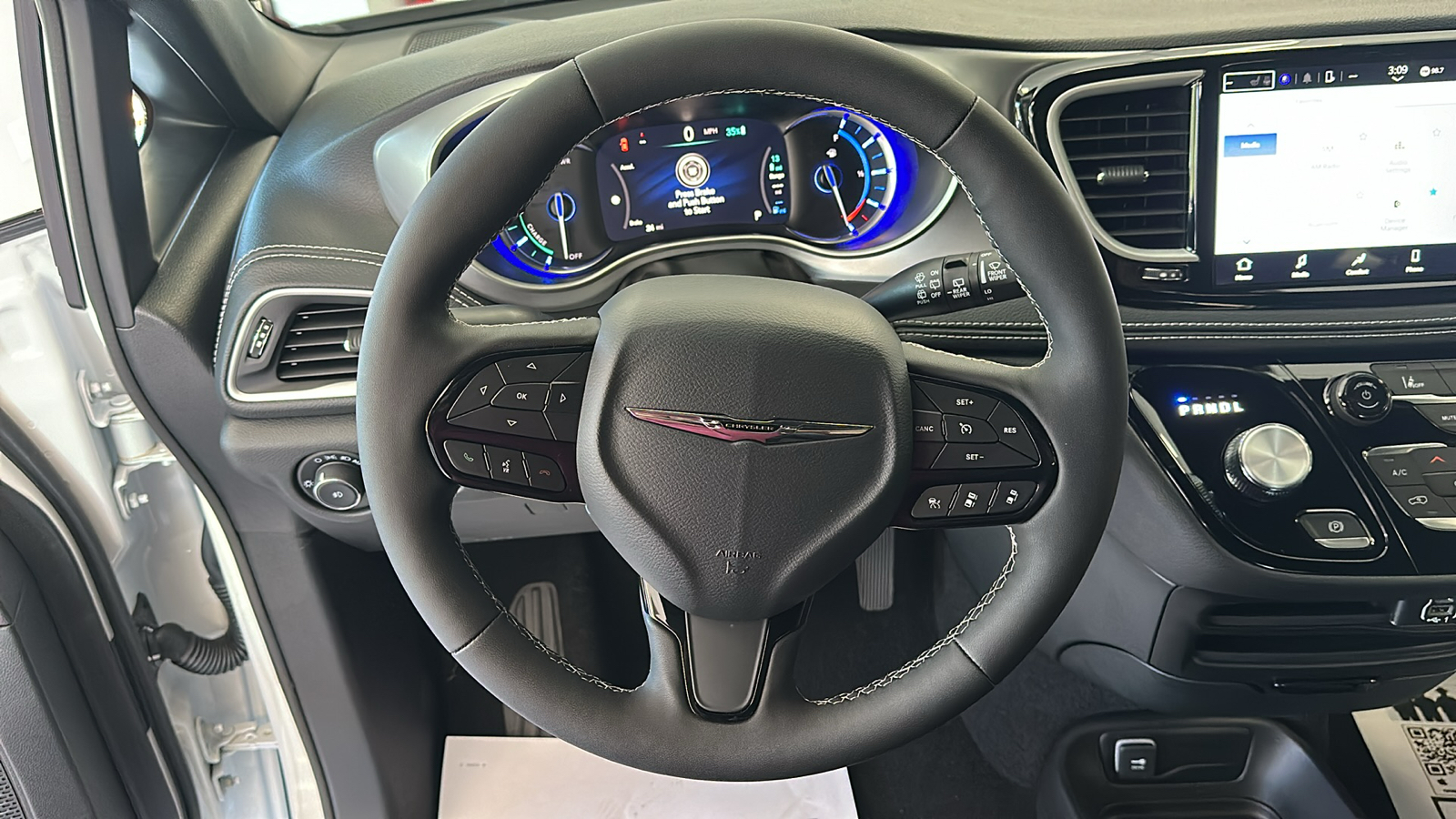 2023 Chrysler Pacifica Hybrid Touring L 9