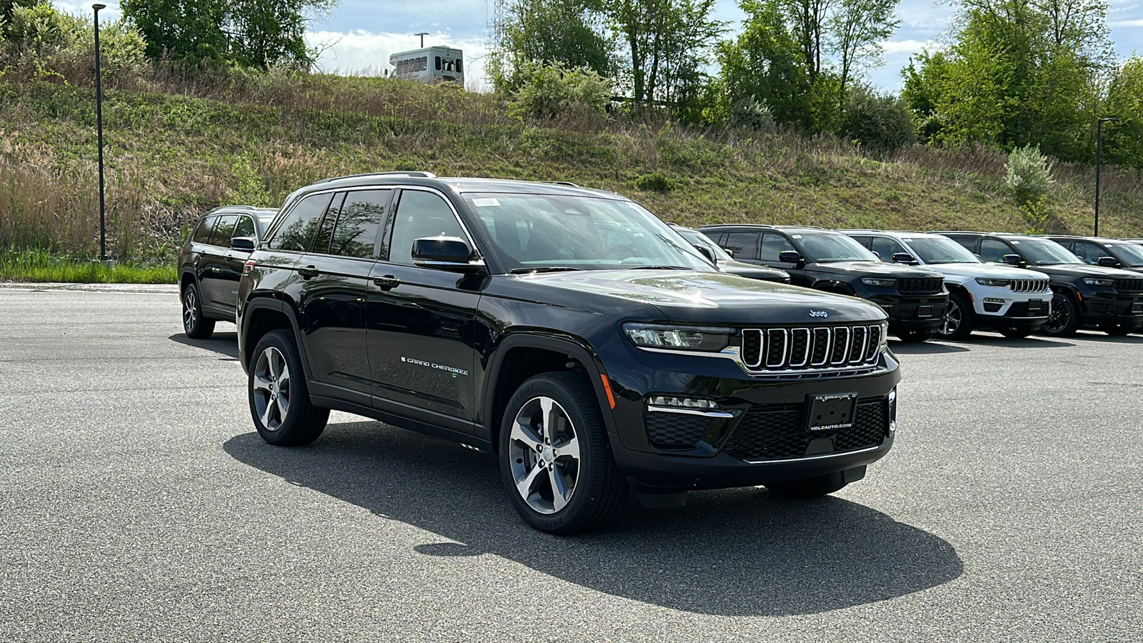 2024 Jeep Grand Cherokee 4xe BASE 2