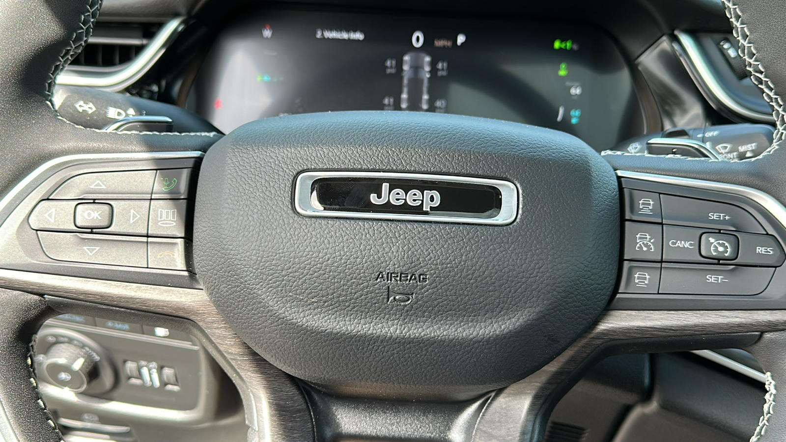 2024 Jeep Grand Cherokee 4xe BASE 8