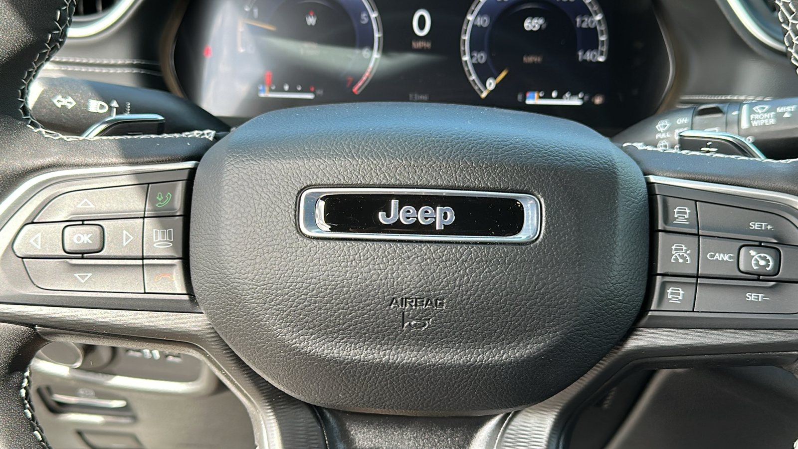 2024 Jeep Grand Cherokee L LAREDO 8