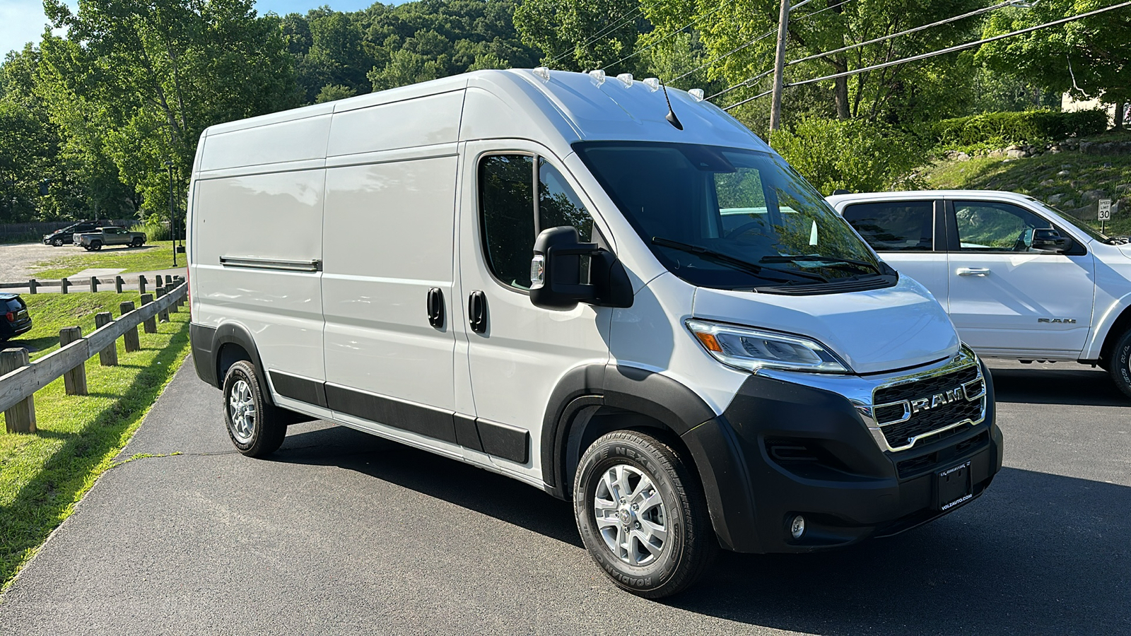 2024 Ram ProMaster Cargo Van SLT 2