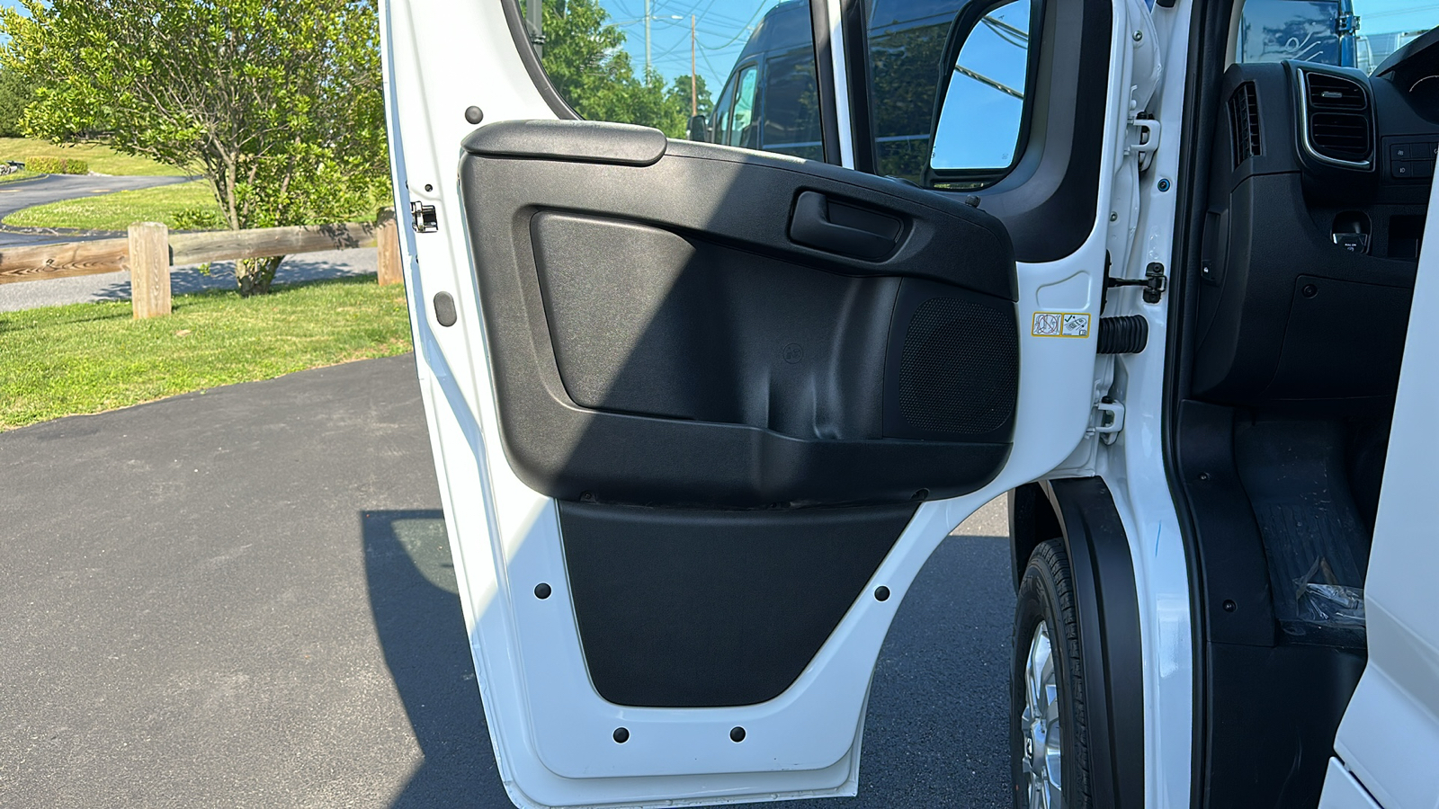 2024 Ram ProMaster Cargo Van SLT 6