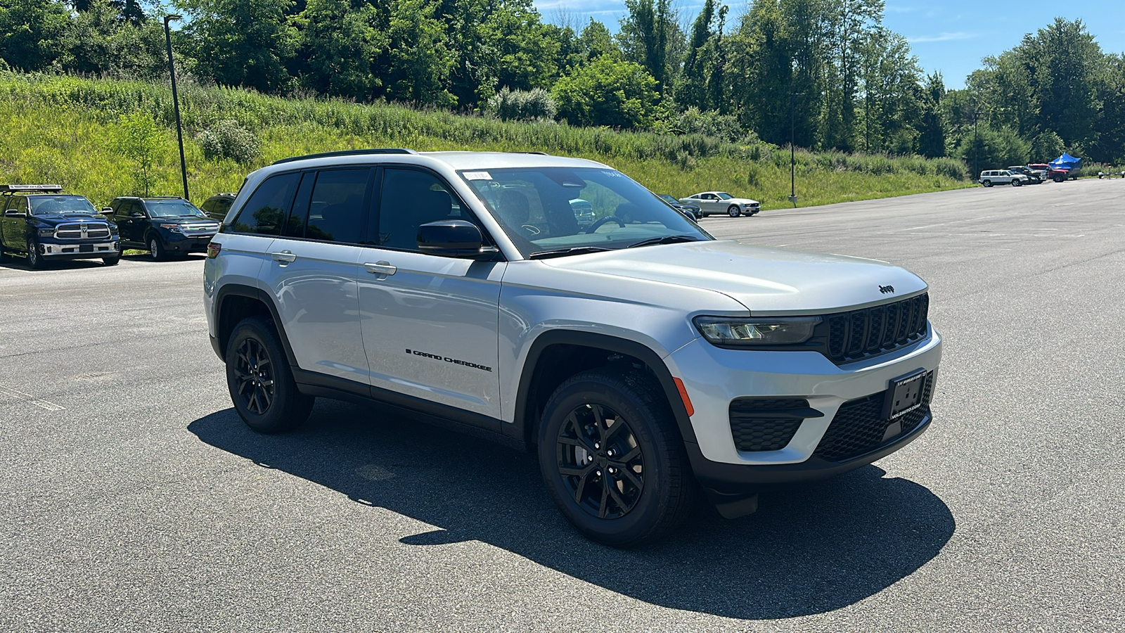 2024 Jeep Grand Cherokee Altitude 2