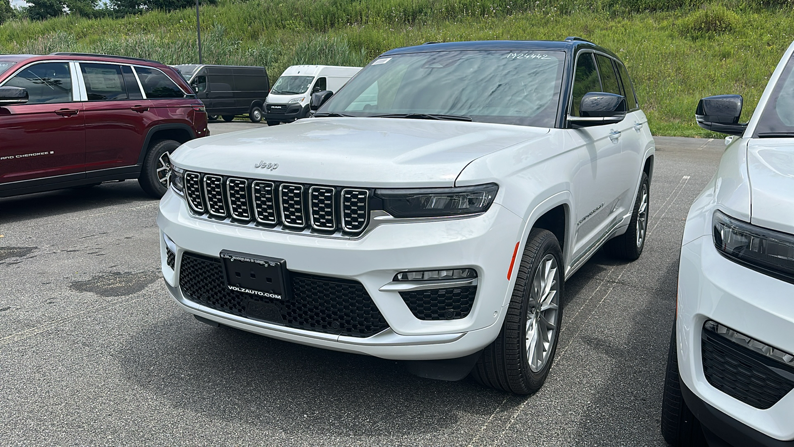 2024 Jeep Grand Cherokee Summit 3