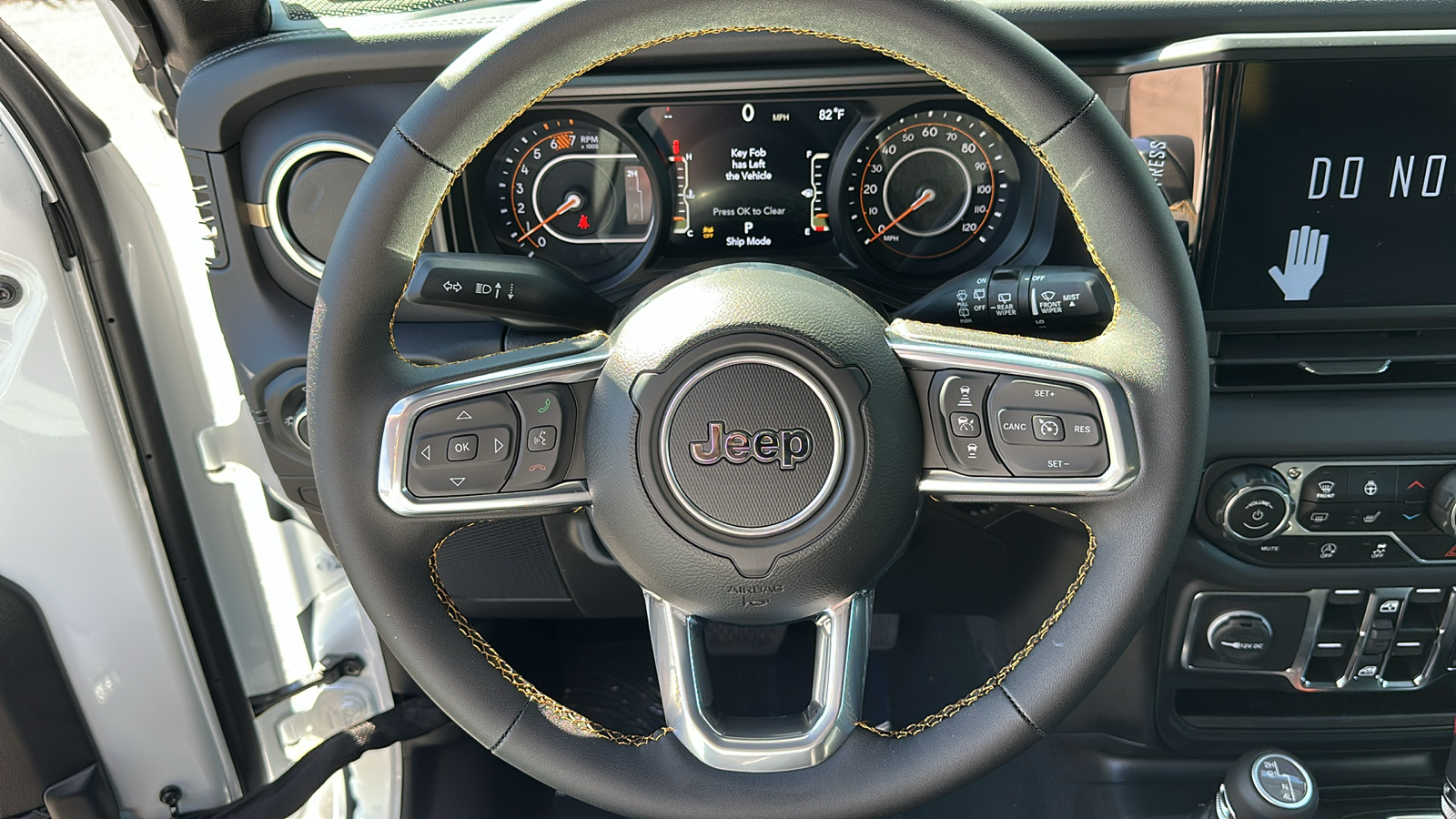 2024 Jeep Wrangler Sahara 9