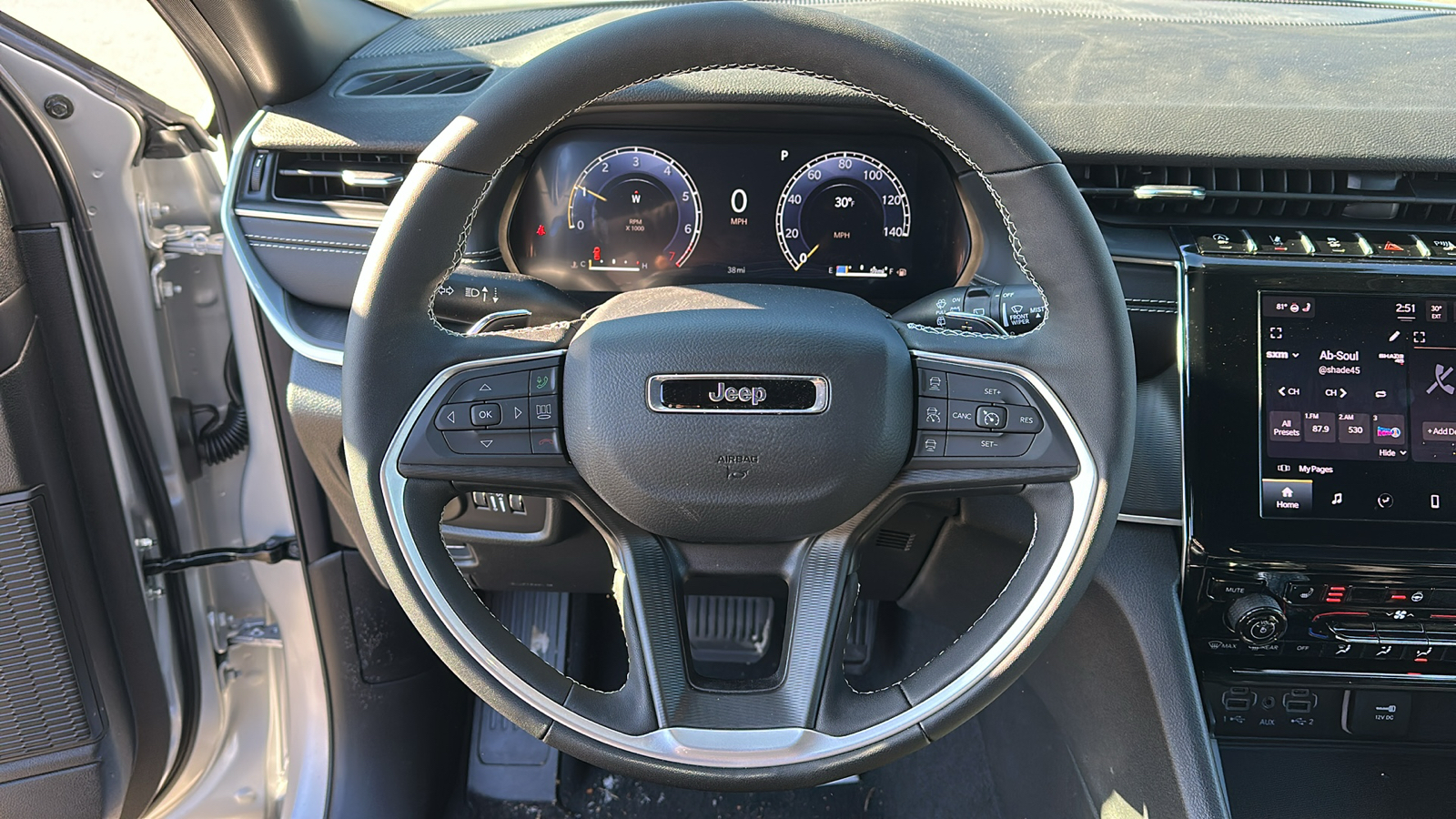 2025 Jeep Grand Cherokee Altitude X 9