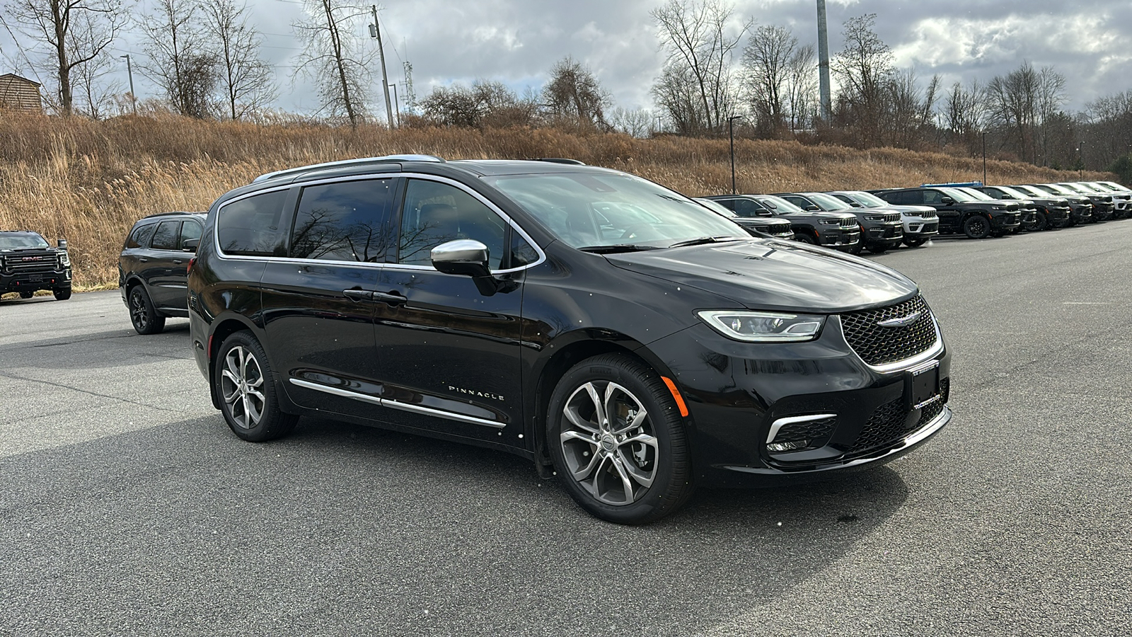 2025 Chrysler Pacifica Pinnacle 2