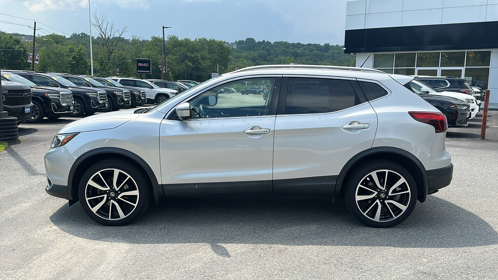 2017 NISSAN ROGUE SPORT SL 8