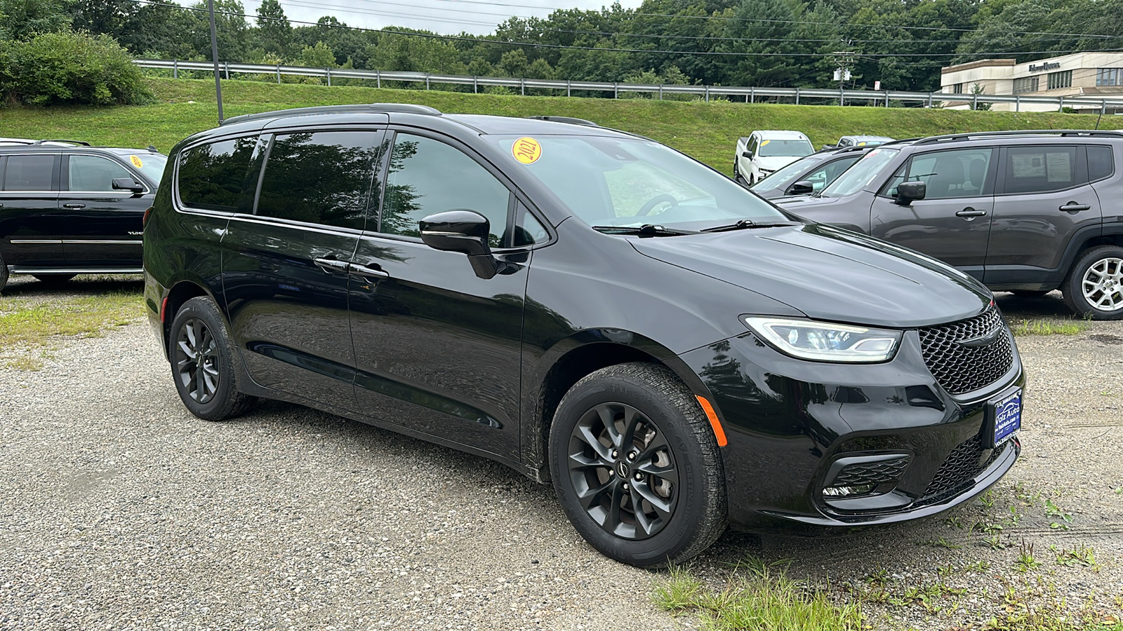 2021 CHRYSLER PACIFICA LIMITED 3