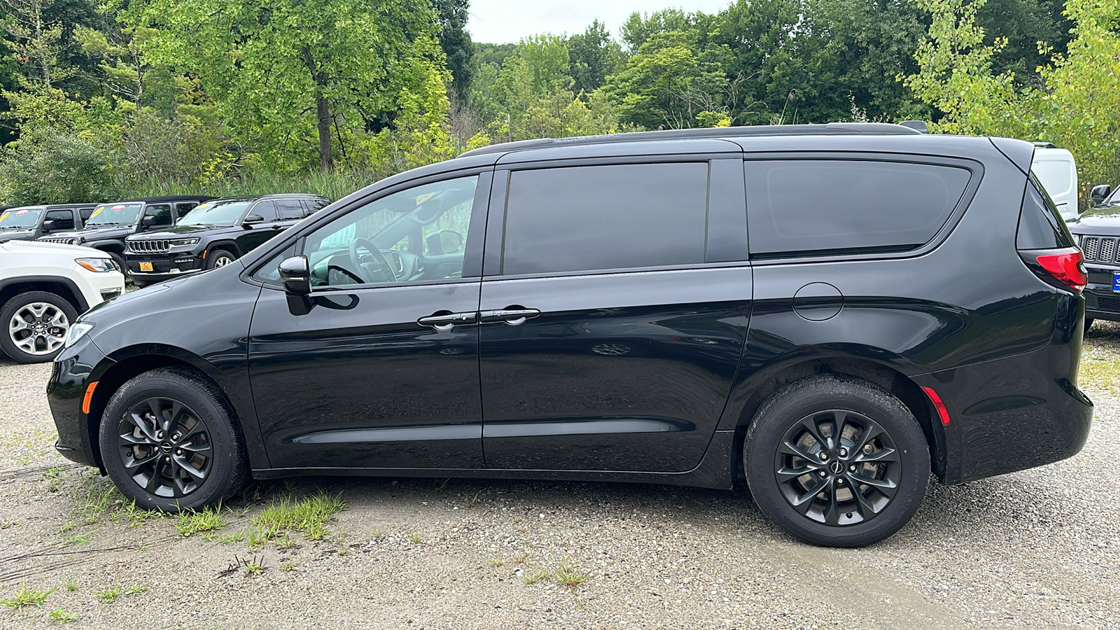 2021 CHRYSLER PACIFICA LIMITED 8