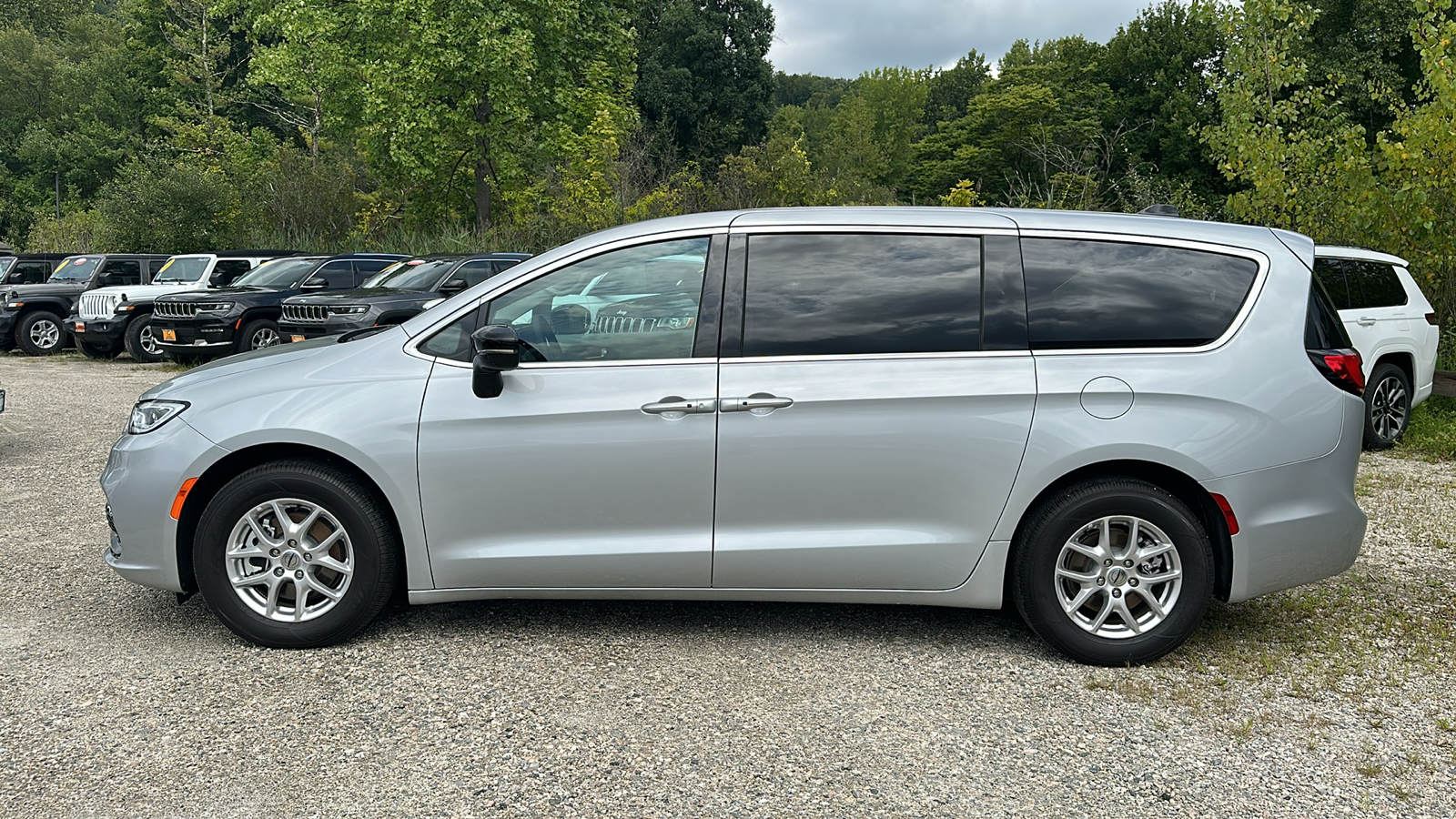 2024 CHRYSLER PACIFICA TOURING L 7