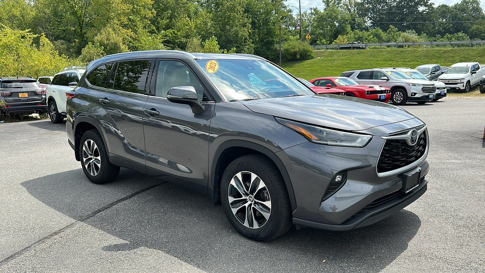 2021 TOYOTA HIGHLANDER XLE 2