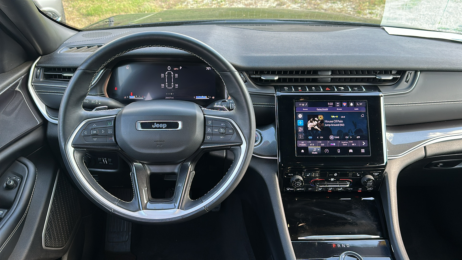 2021 JEEP GRAND CHEROKEE L ALTITUDE 29