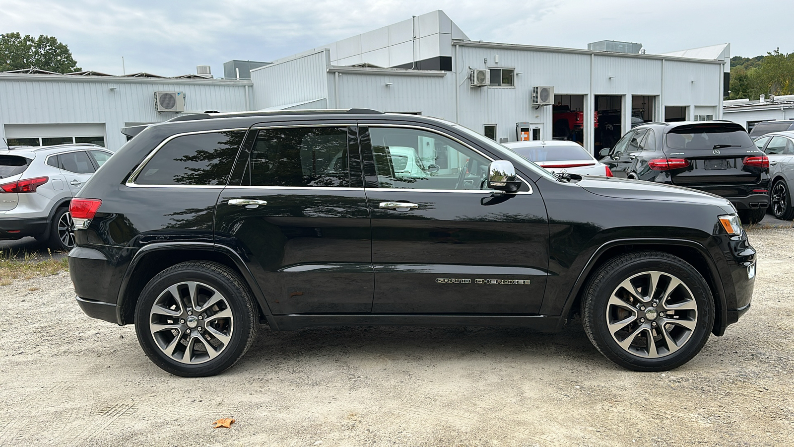 2017 JEEP GRAND CHEROKEE OVERLAND 3