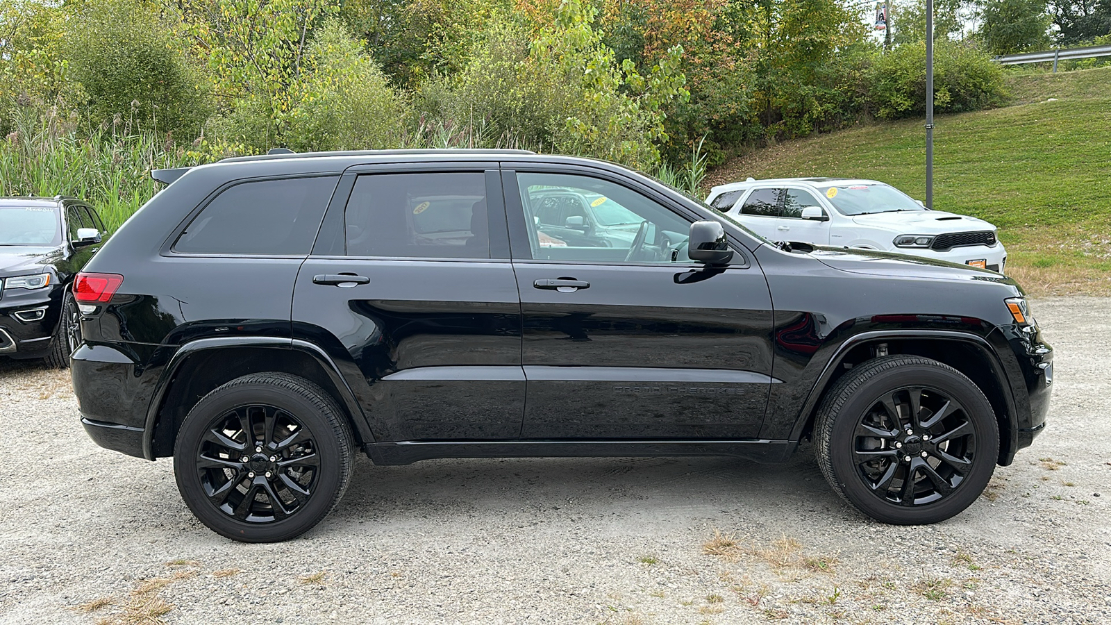 2021 JEEP GRAND CHEROKEE LAREDO X 3