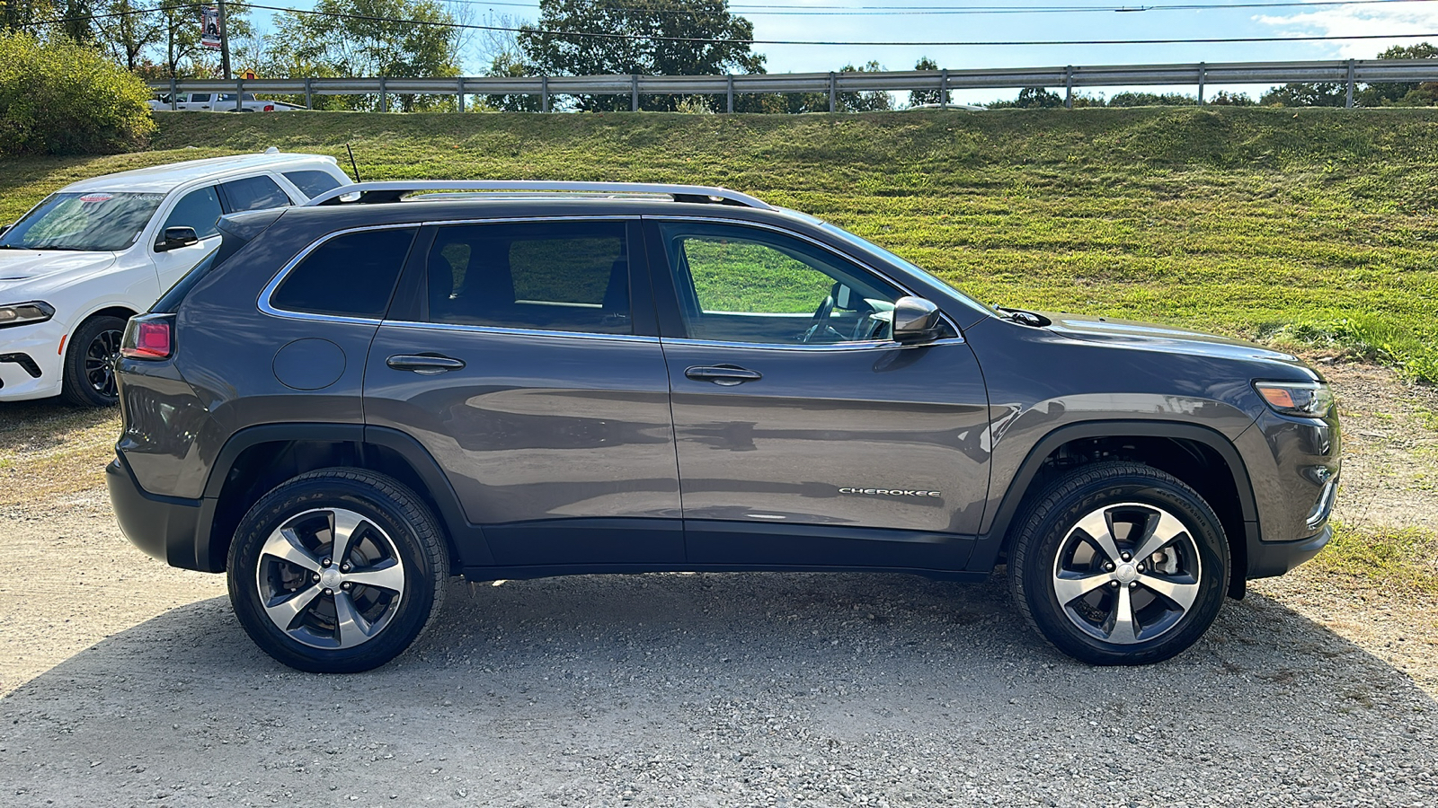 2019 JEEP CHEROKEE LIMITED 3