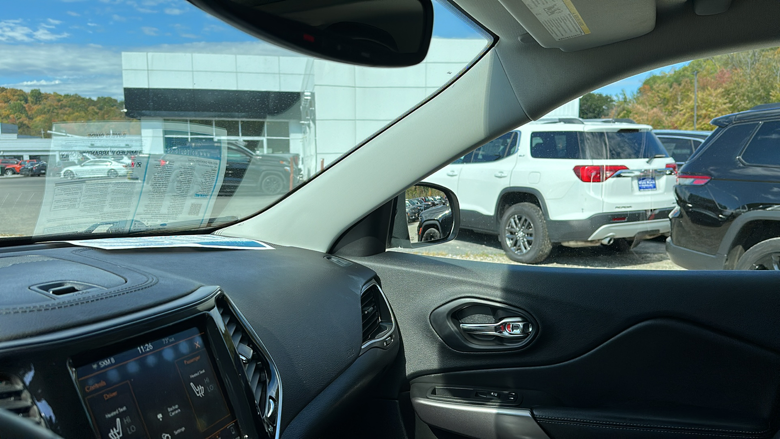 2019 JEEP CHEROKEE LIMITED 26