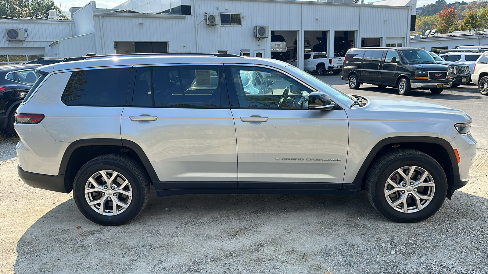 2021 JEEP GRAND CHEROKEE L LIMITED 3