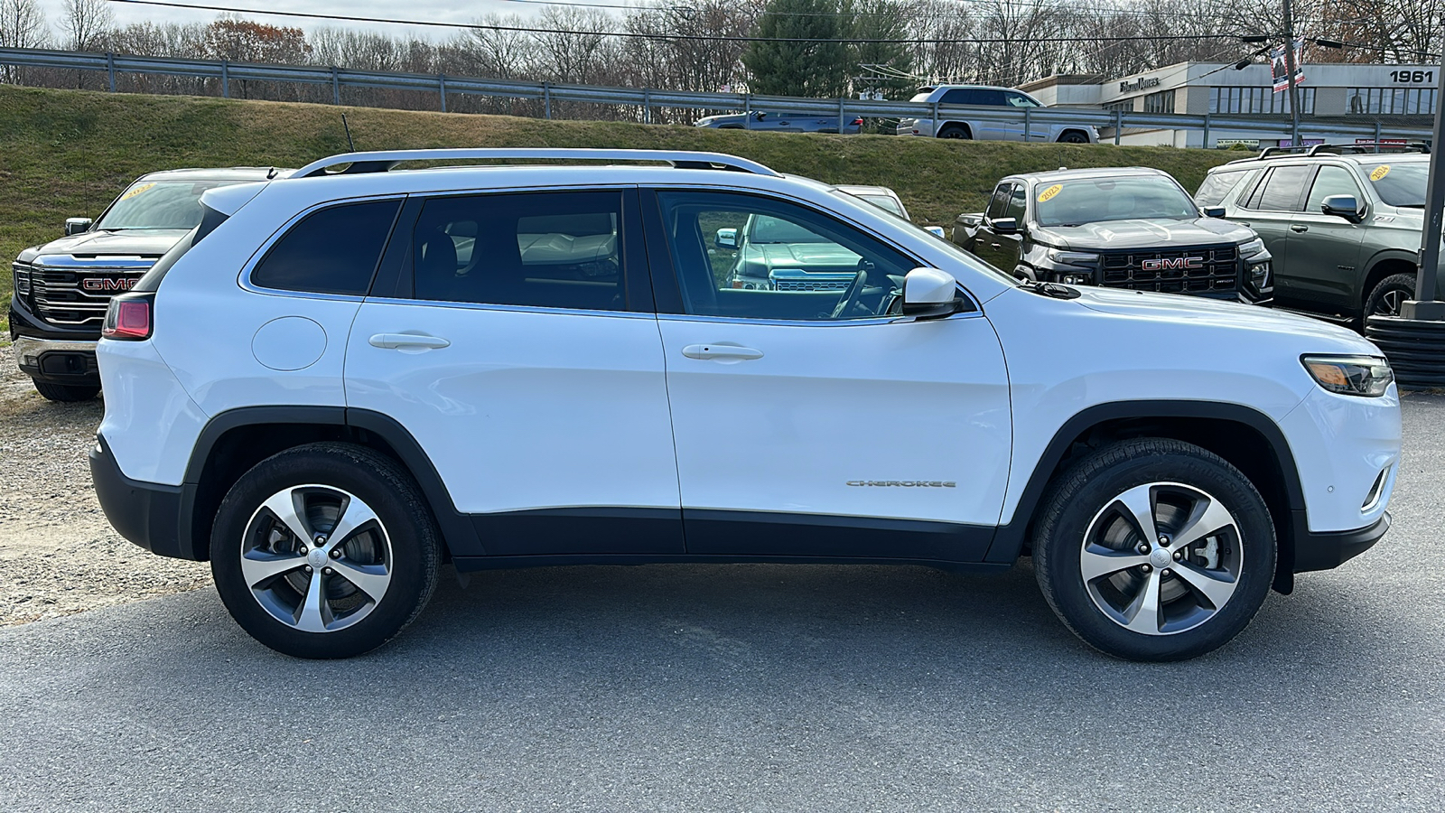 2021 JEEP CHEROKEE LIMITED 3