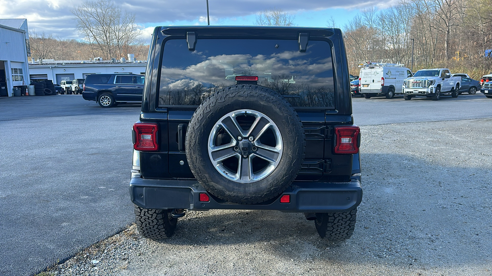 2020 JEEP WRANGLER UNLIMITED SAHARA 5