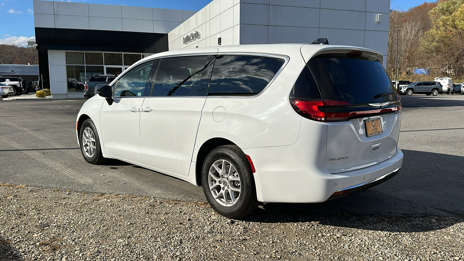 2024 CHRYSLER PACIFICA TOURING L 6