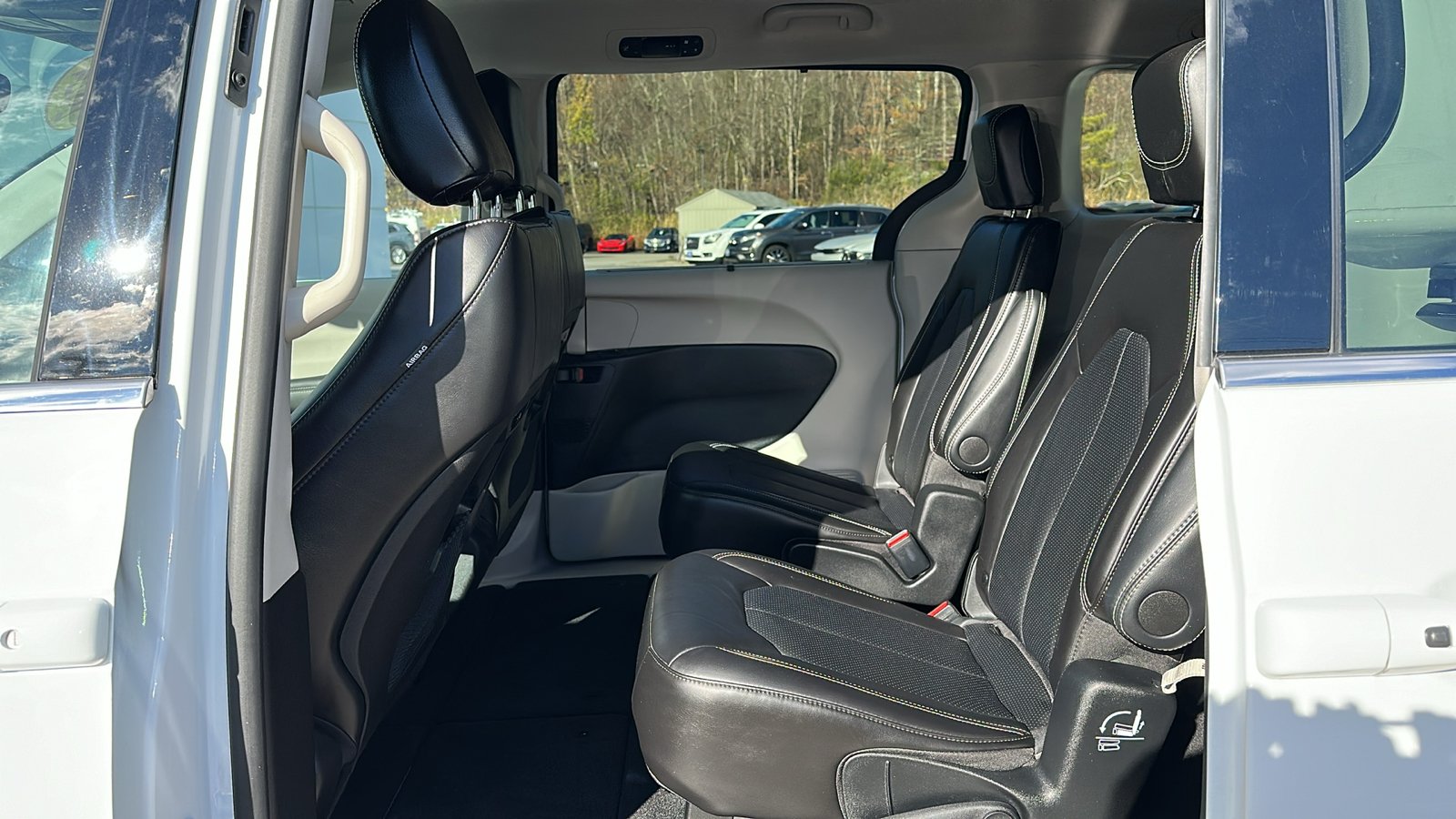 2024 CHRYSLER PACIFICA TOURING L 27