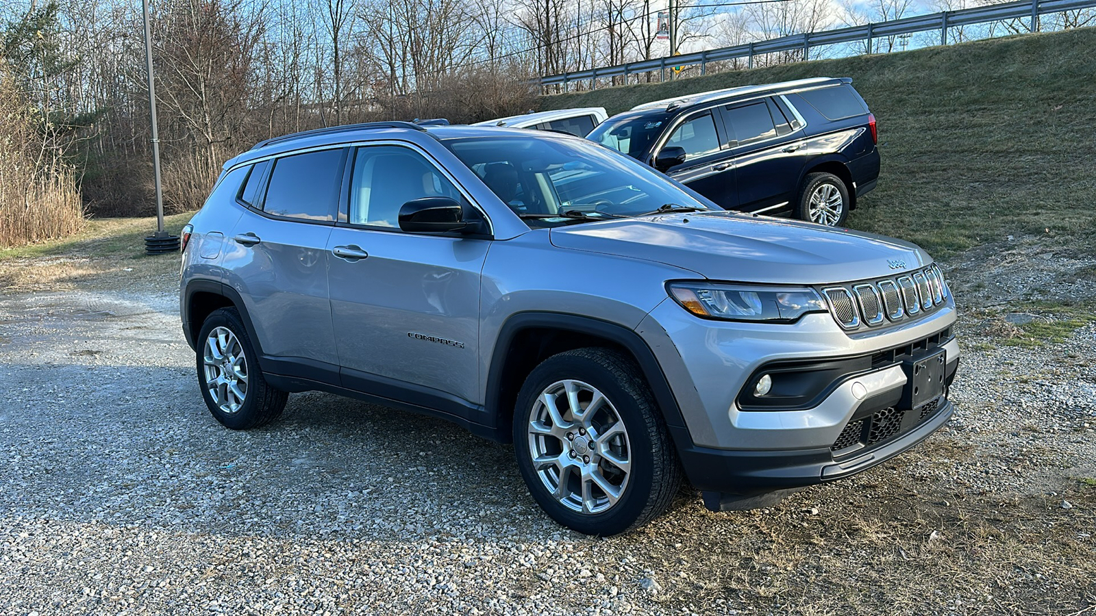 2022 JEEP COMPASS LATITUDE LUX 2