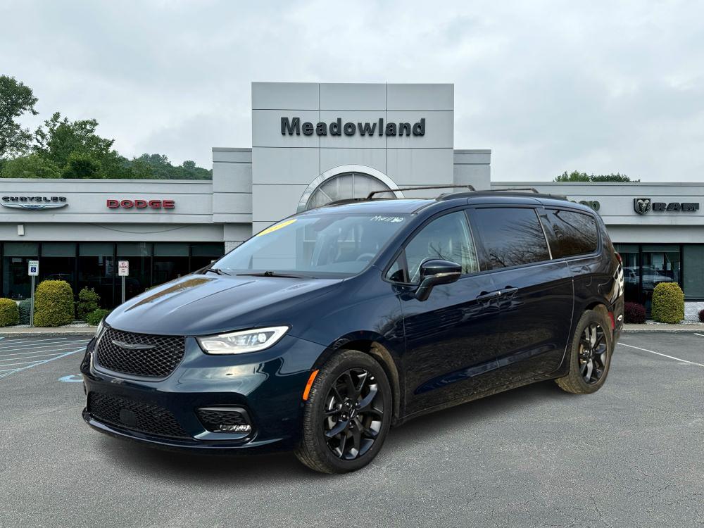 2022 CHRYSLER PACIFICA LIMITED 1