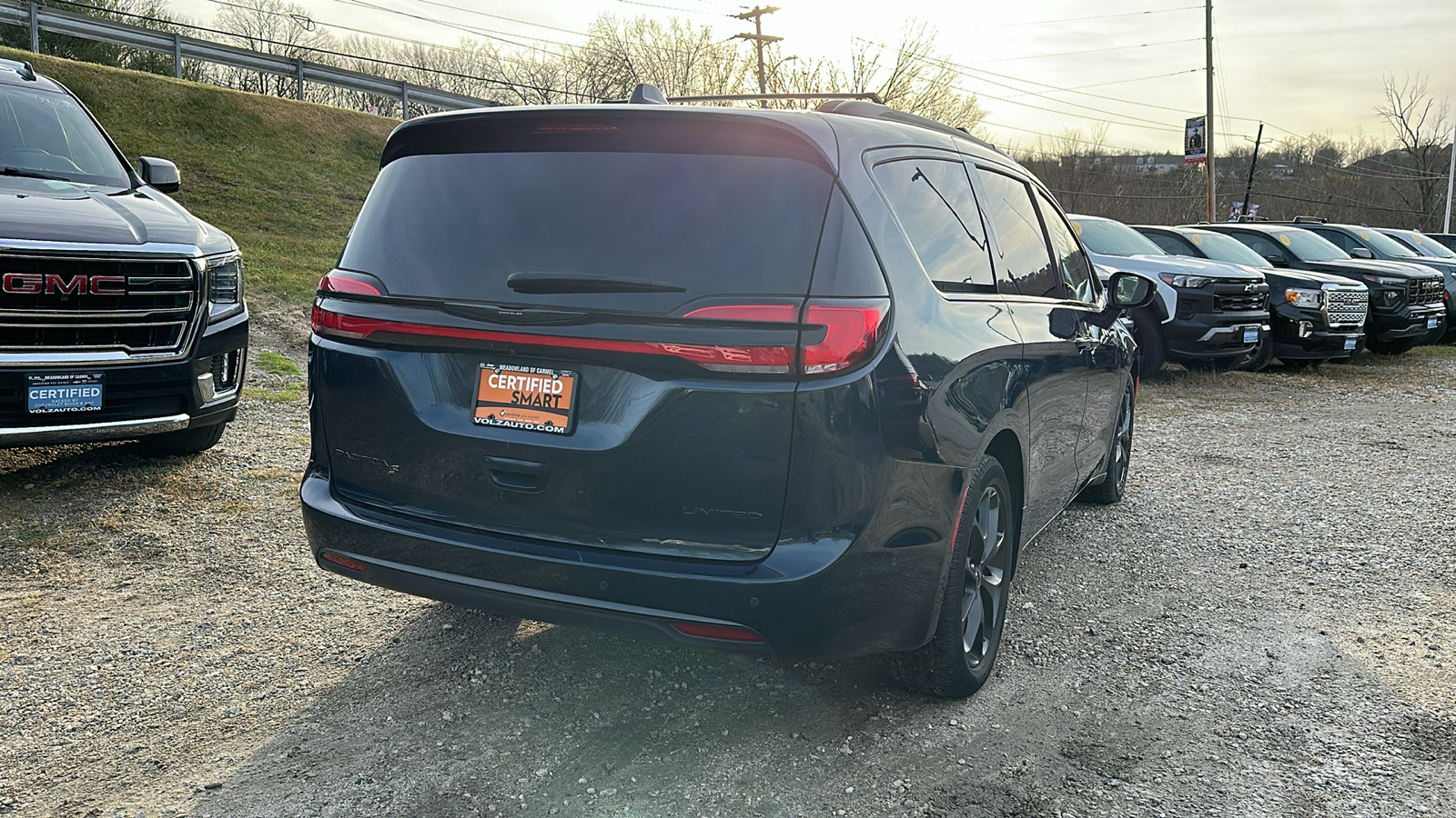 2022 CHRYSLER PACIFICA LIMITED 4