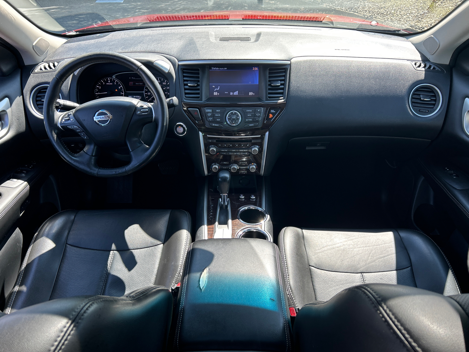 2014 Nissan Pathfinder S 30