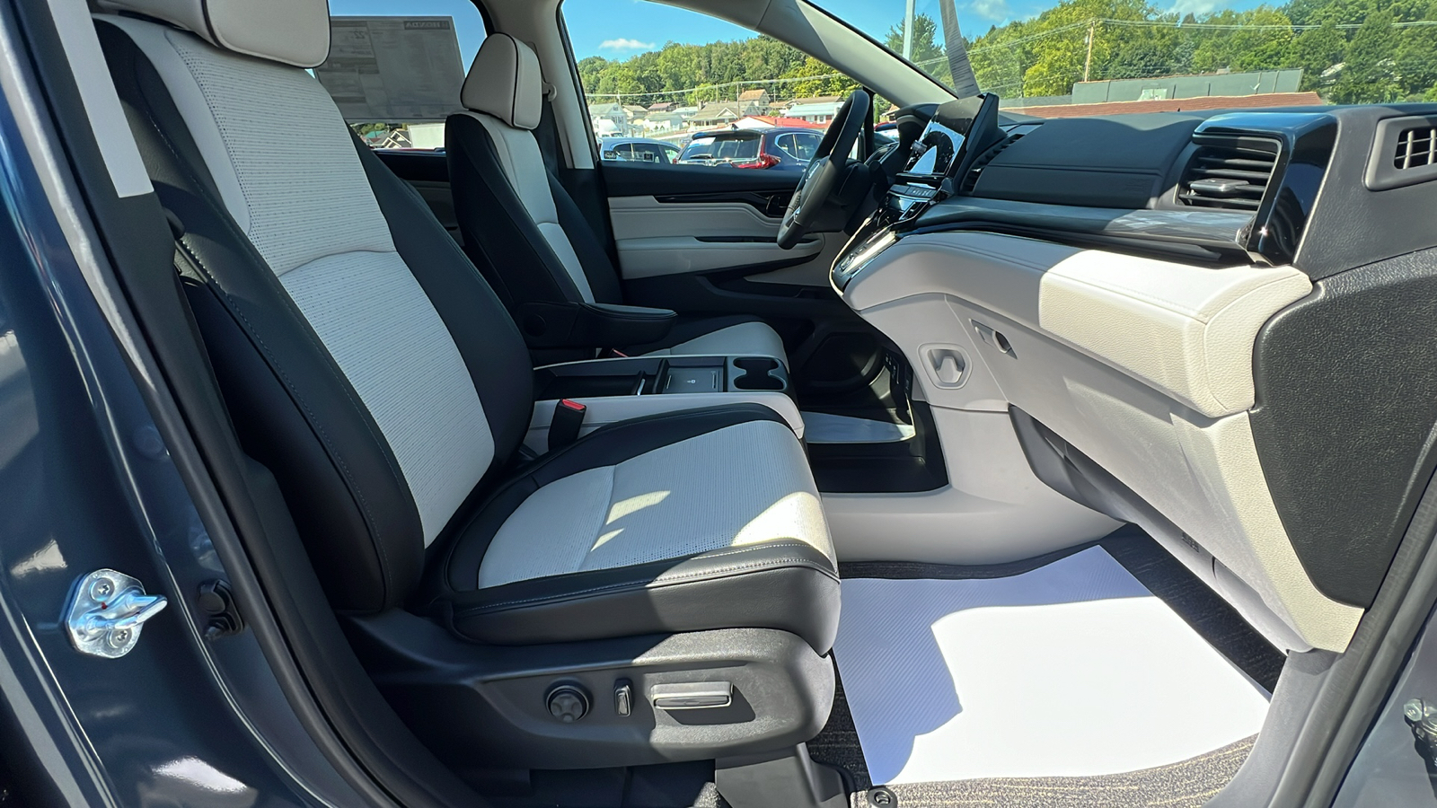 2025 Honda Odyssey Elite 13